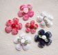 Satijn met wit kant bloem ~ 3,5 cm ~ Roze - 3 - Thumbnail