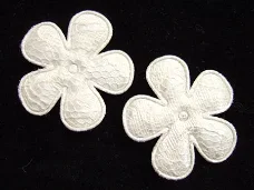 Satijn met crème kant bloem  ~ 3,5 cm ~ Ivoor
