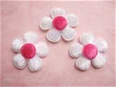 Mooi velours bloemetje ~ 2,5 cm ~ Wit / fuchsia roze - 0 - Thumbnail