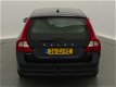 Volvo V70 - 2.4D Kinetic / airco-ecc / leder / navi / cruise / trekhaak / nw-model / nieuwstaat - 1 - Thumbnail