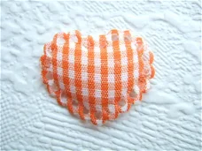 Geruit hartje met kant rand ~ 2,5 cm ~ Oranje