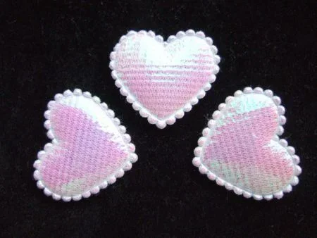Klein wit hartje met roze glans ~ 2 cm - 0