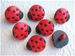 Leuk satijnen lieveheersbeestje met stippen ~ 3 cm ~ Rood - 2 - Thumbnail