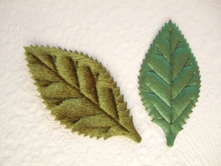Mooi blad van groen satijn ~ 5 cm - 2