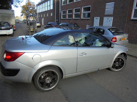 Renault Megane II Cabrio 1.9 DCI 2003/2010 Onderdelen en Plaatwerk - 2