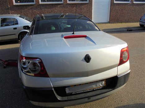 Renault Megane II Cabrio 1.9 DCI 2003/2010 Onderdelen en Plaatwerk - 4