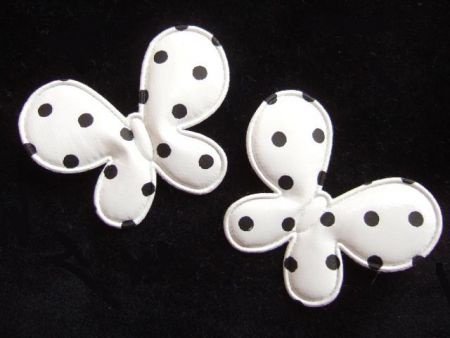 Mooie polkadot vlinder van vinyl ~ 4 cm ~ Wit / zwart - 1