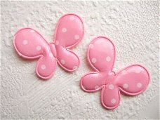 Mooie polkadot vlinder van vinyl ~ 4 cm ~ Roze