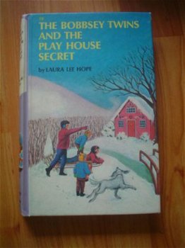 The Bobbsey twins and the play house secret, Laura Lee Hope - 1