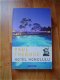 Hotel Honolulu door Paul Theroux - 1 - Thumbnail