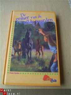 De zomer van de wilde paarden door Hope Ryden