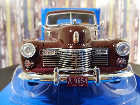 Cadillac Fleetwood Series 60 Special Sedan bruin 1:18 ModelCarGroup - 2