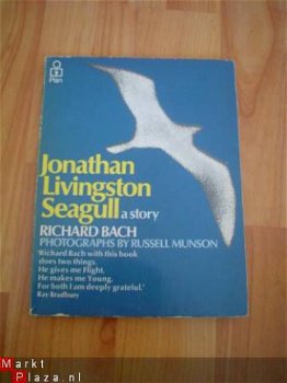 Jonathan Livingston, Seagull by Richard Bach - 1