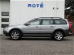 Volvo XC70 - 2.4 D5 Kinetic PDC NAVI XENON STOELVERWARMING - 1 - Thumbnail