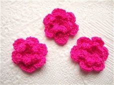 Gehaakt dubbel bloemetje ~ 2,5 cm ~ Fuchsia roze