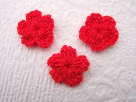 Klein gehaakt bloemetje ~ 2 cm ~ Rood - 2