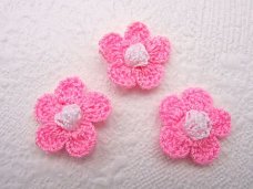 Gehaakt bloemetje ~ 2 cm ~ Roze / wit