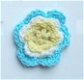 3-kleurige gehaakte bloem ~ 4 cm ~ Blauw / wit / geel - 0 - Thumbnail