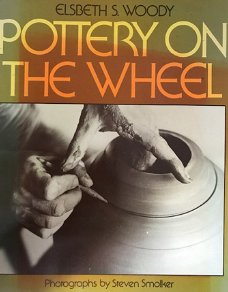Pottery om the wheel, Elsbeth's Woody