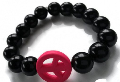 Kralenarmband zwart met peace symbool roze - 1