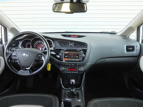 Kia Cee'd - 1.6 GDI PLUS PACK | Navi | 16