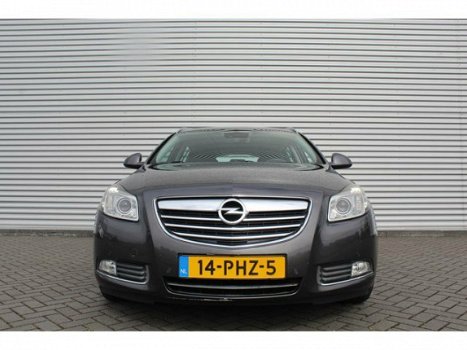 Opel Insignia Sports Tourer - 2.0 CDTI ECOFLEX EDITION 160PK | Leder | Trekhaak | Navi | Clima | Cru - 1