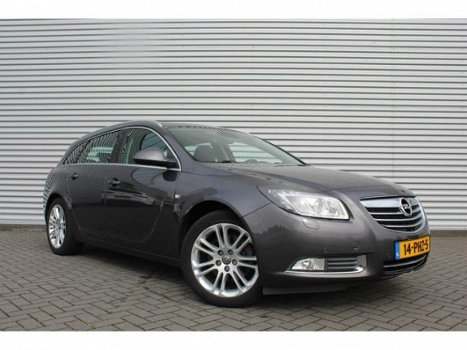 Opel Insignia Sports Tourer - 2.0 CDTI ECOFLEX EDITION 160PK | Leder | Trekhaak | Navi | Clima | Cru - 1