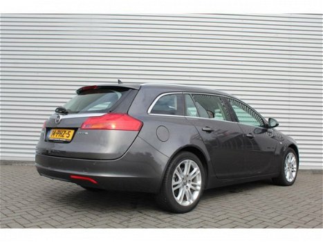 Opel Insignia Sports Tourer - 2.0 CDTI ECOFLEX EDITION 160PK | Leder | Trekhaak | Navi | Clima | Cru - 1