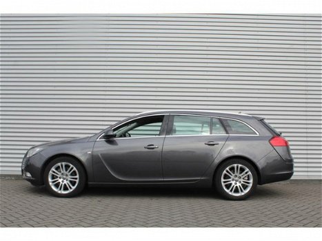 Opel Insignia Sports Tourer - 2.0 CDTI ECOFLEX EDITION 160PK | Leder | Trekhaak | Navi | Clima | Cru - 1