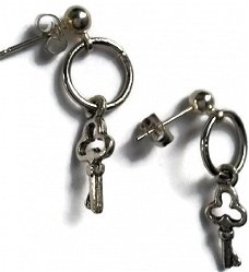Oorbellen sleutels voor meisjes