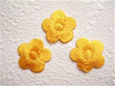 Effen bloemetjes strijkapplicatie ~ 2,5 cm ~ Oranje geel