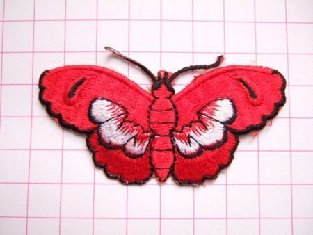 Kleurige vlinder strijkapplicatie ~ 7,5 cm ~ Rood - 0