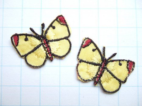 Klein geel vlindertje, strijkapplicatie ~ 3 cm - 0