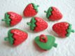 Aardbeien strijkapplicatie, rood vilt ~ 3,5 cm - 4 - Thumbnail