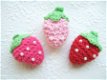 Aardbeien strijkapplicatie, rood vilt ~ 3,5 cm - 5 - Thumbnail