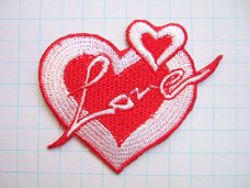 "Love" hart strijkapplicatie ~ 8 cm