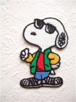 Stoere Snoopy strijkapplicatie ~ 6,5 cm - 0