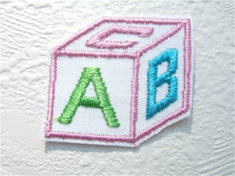 ABC blokken strijkapplicatie ~ 4,5 cm ~ Pastel - 0