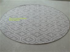 Kleed Desso&EX 7 kleuren en 13 dessins ook op maat gemaakt rond  maat diameter 140cm. 294,00