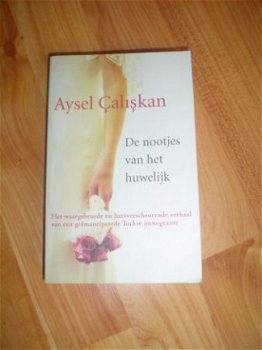 De nootjes van het huwelijk door Aysel Caliskan - 1