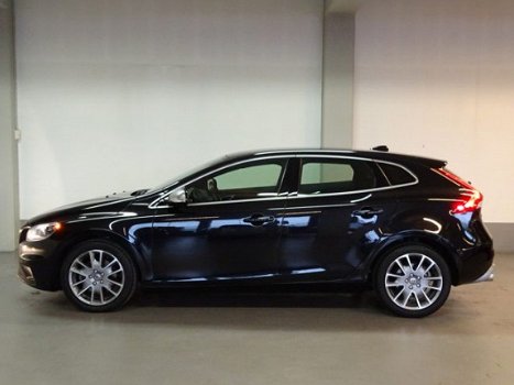 Volvo V40 - 1.6 T3 R-DESIGN Navi | PDC | Camera - 1