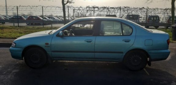 Nissan Primera - hatchback airco 3x 1600cc - 1