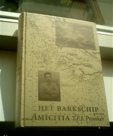Het barkschip Amicitia( T.F.J. Pronker, ISBN 9068016261).