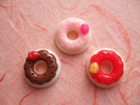 Heerlijke donut flatback ~ 16 mm ~ Rood - Afbeelding 2
