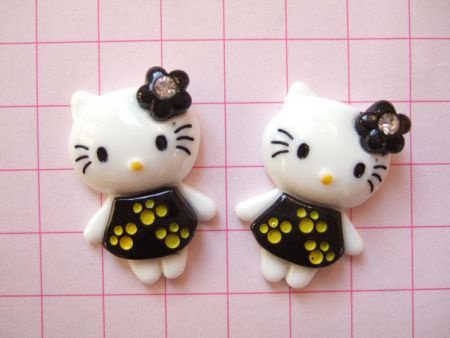 Hello Kitty flatback met jurk ~ 30 mm ~ Zwart - 2