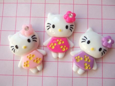 Hello Kitty flatback met jurk ~ 30 mm ~ Zwart - 3