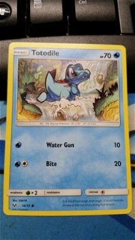 Totodile 18/73 Common S & M Shining Legends - 1