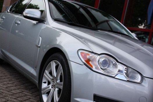 Jaguar XF - 2.7D V6 Premium Luxury - 1