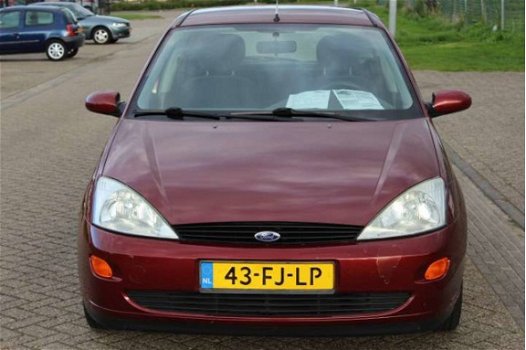 Ford Focus - 1.6-16V Ghia LOOPT NIET - 1