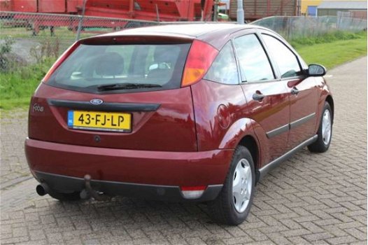 Ford Focus - 1.6-16V Ghia LOOPT NIET - 1